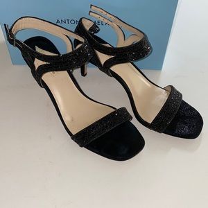 Women’s Antonio Melani Haelee Black Beaded Double Buckle Heel Shoes. Size:11 M
